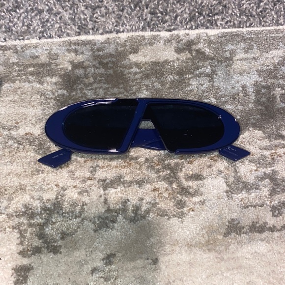 Never before worn Christian Dior sunglasses - Picture 2 of 3